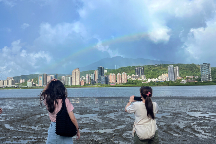強烈颱風樺加沙進逼　各地防強風豪雨大浪