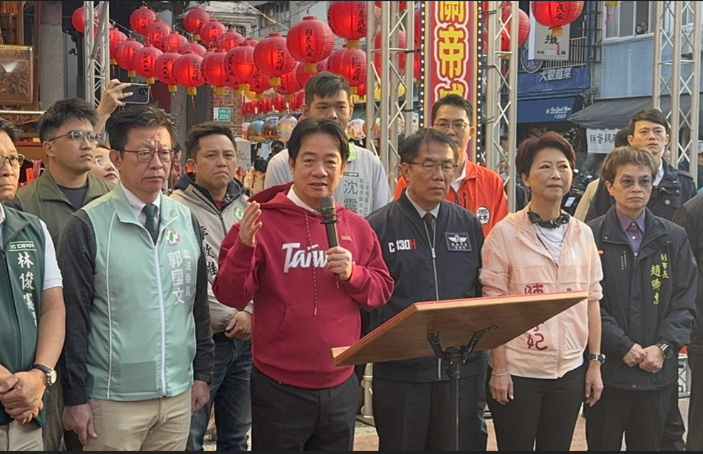 賴清德初二連趕八場拜廟　第一場就被吐了一身