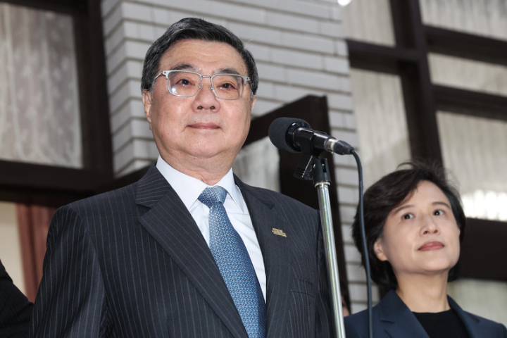 卓榮泰翻車了！大內宣過頭踩日本紅線「急改口自費」　徐巧芯：弄巧成「卓」