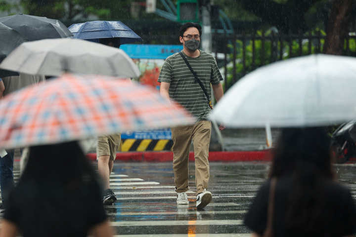 今天午前各地降雨明顯　西半部留意局部大雨或豪雨