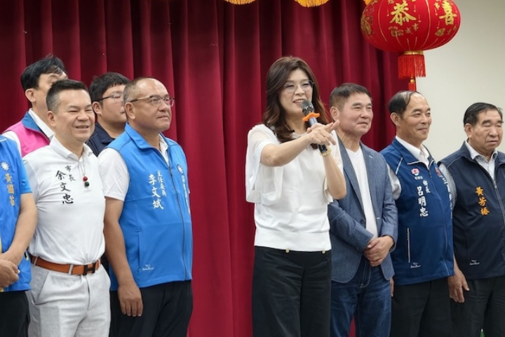 屎缸愈攪愈臭！鍾東錦籲停止消費馬英九　 挺周美青、馬以南：最愛他的人是她們