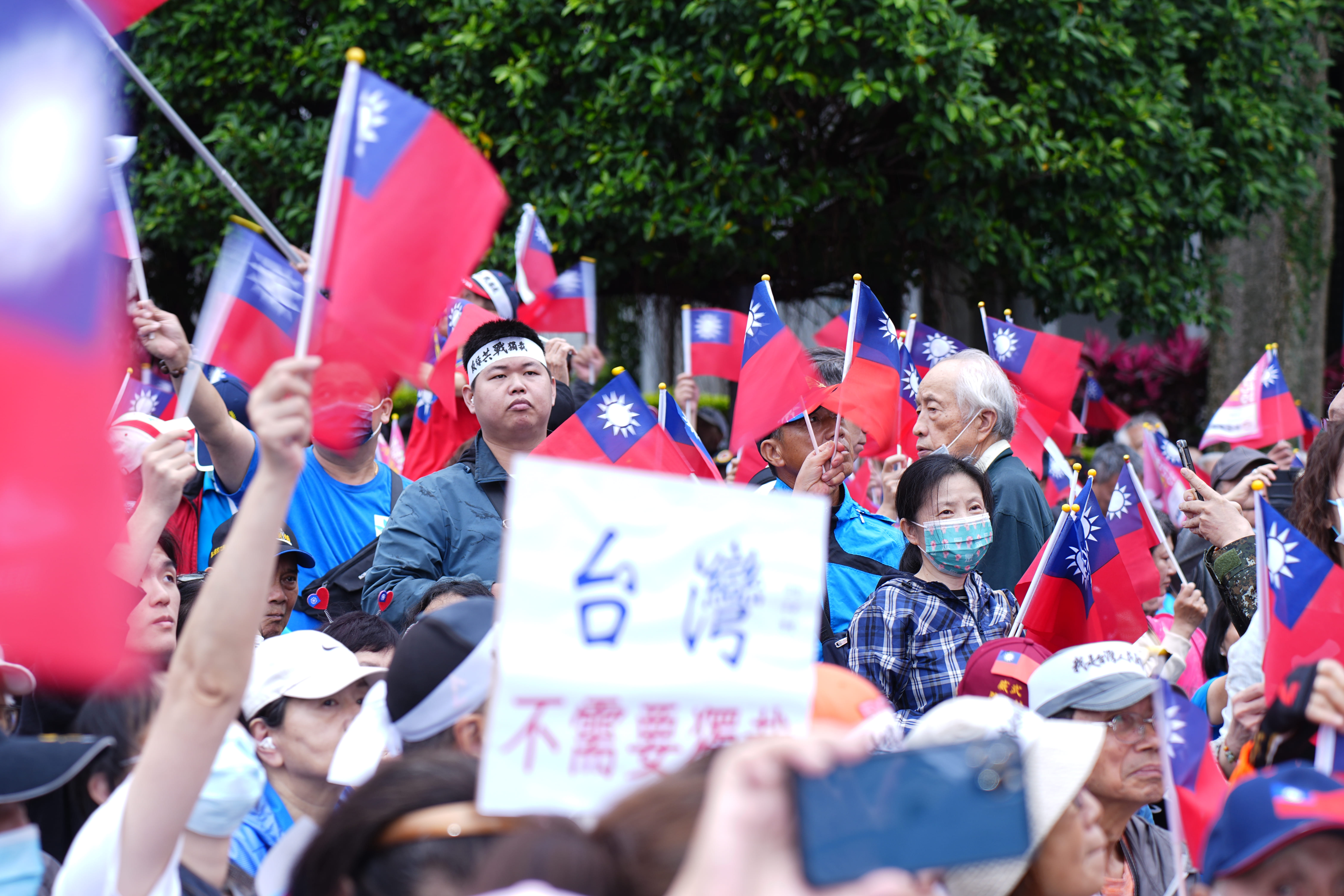 426國民黨上凱道「戰獨裁」，表達的是對人們對和平與繁榮的卑徵渴望。圖／記者陳思豪攝