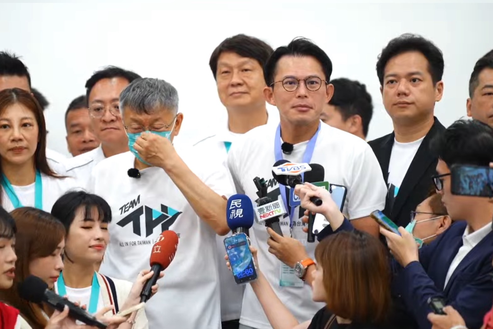 傳藍營擬修黨產條例還黨工退休金　黃國昌：民眾黨不會贊成
