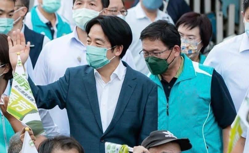 邱建富(右)四次在彰化縣操盤民進黨總統選戰。圖/取自邱建富臉書