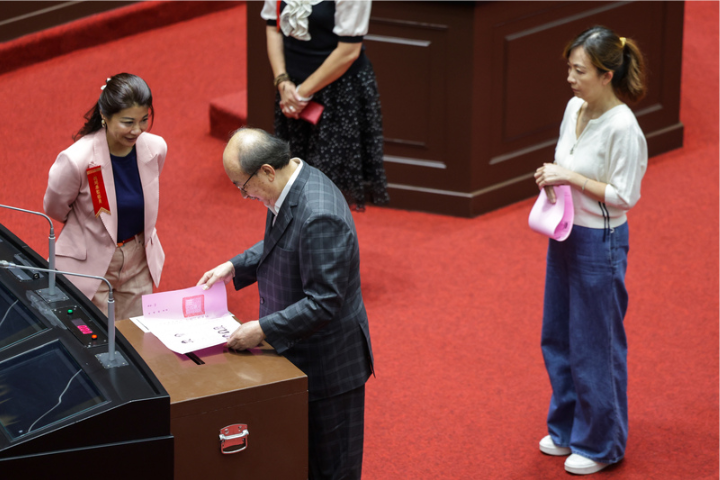 大法官提名人詹鎮榮、陳慈陽  柯建銘也不同意 只因「大罷免」態度與民進黨不同調