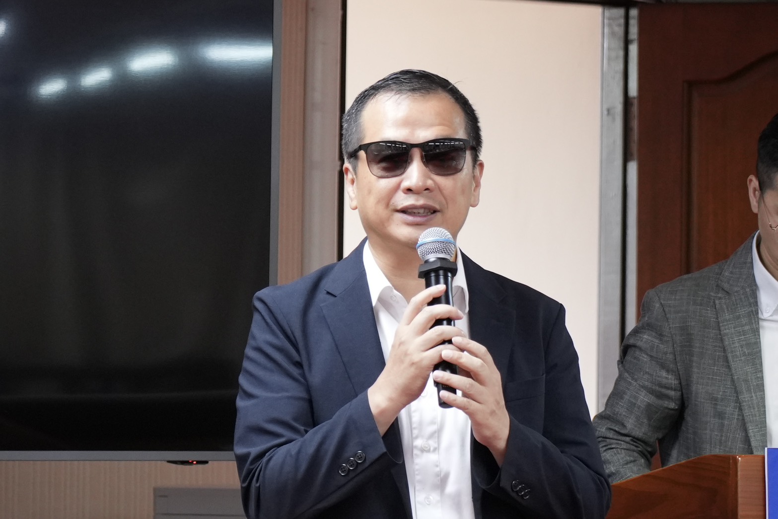 國民黨立委羅智強31日表示，用「目的正當」、「過程合法」、「執行有效」三個原則去檢視賴政府打算捐助以色列屯墾區蓋醫院，會發現完全沒有正當性。圖/記者梁鴻欣攝