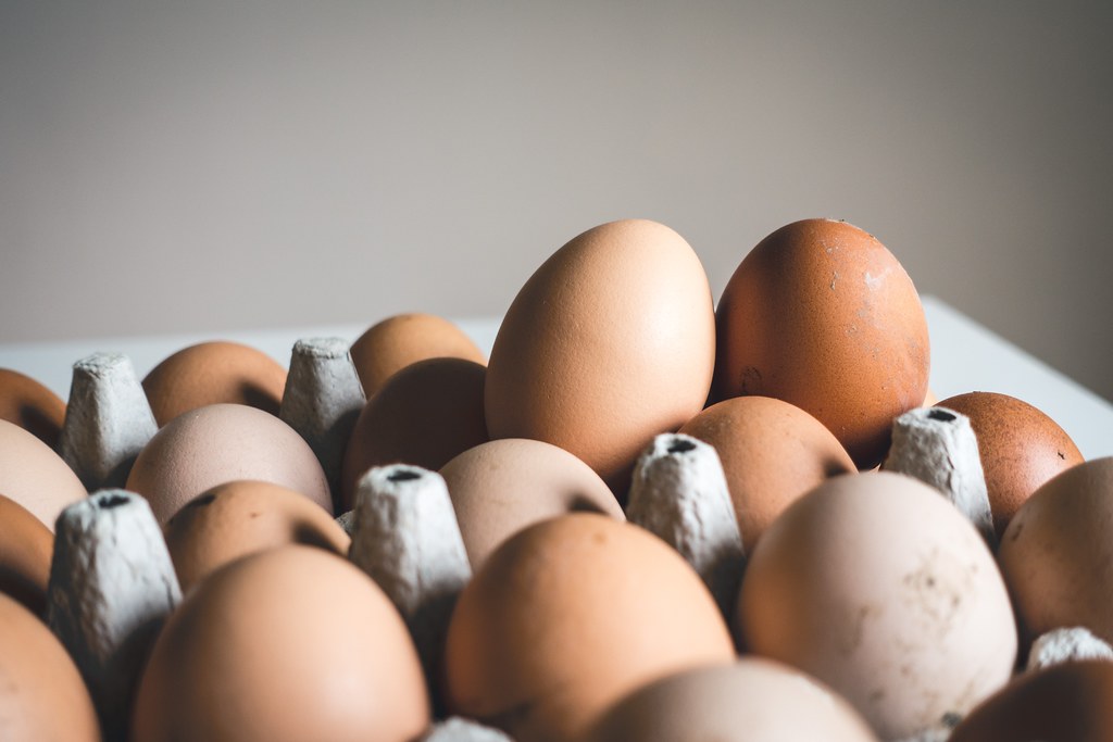 雞蛋消費進入淡季，價格今起調降。圖/取自環境資訊中心《推特》
