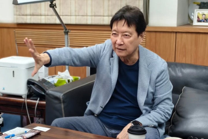 《少康戰情室》收視跌至0.38%！學者揭藍營三大裂痕：支持者正用遙控器投票