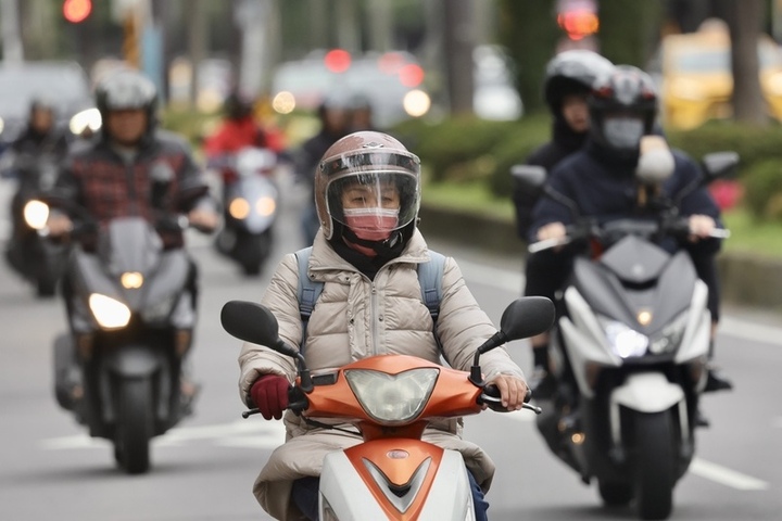 寒流發威各地防低溫宜蘭下探8度　桃園以北高山有望降雪