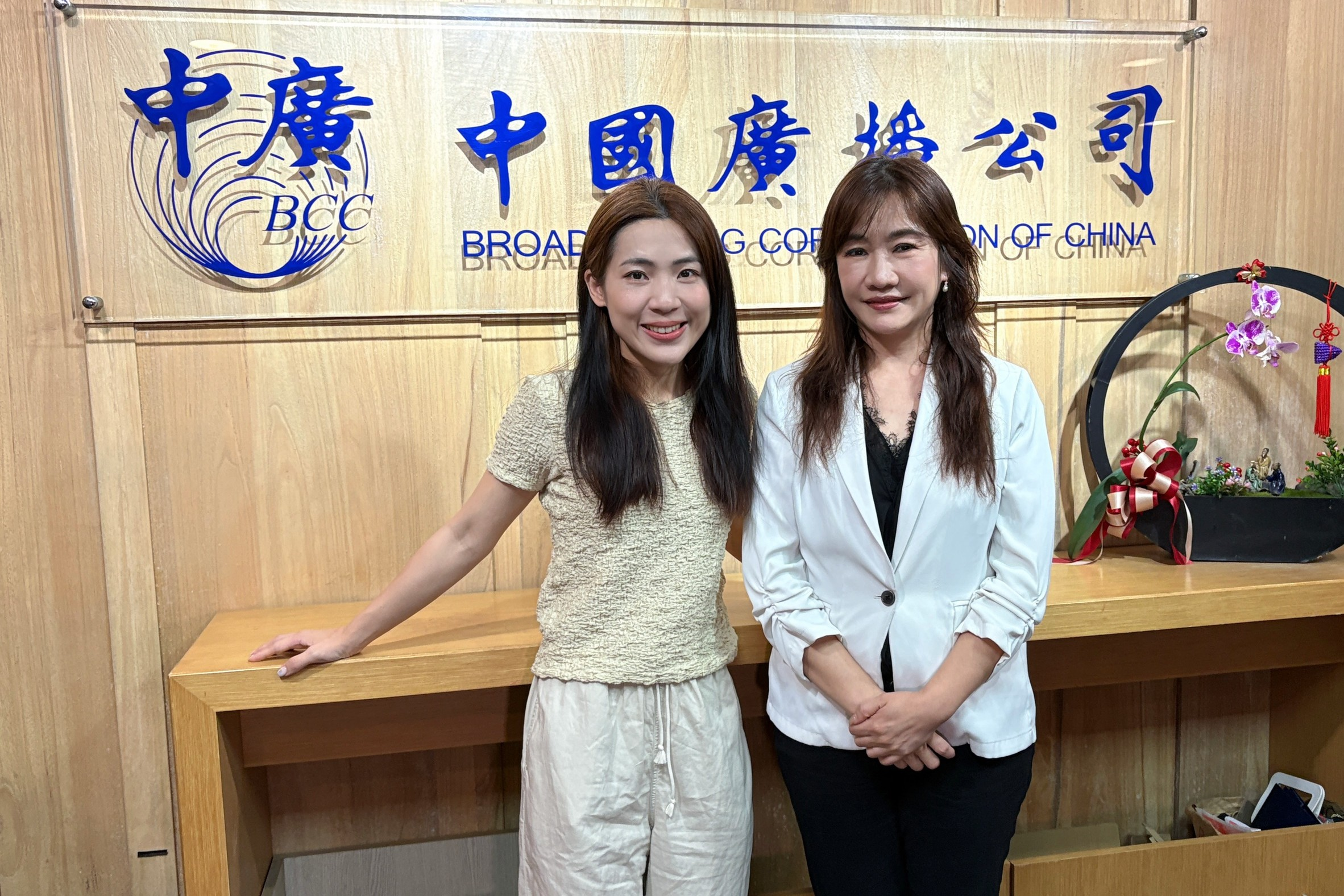 沈伯洋找「制服地圖」創辦人操刀競選　徐巧芯：沈連爆爭議綠營仍瞎挺