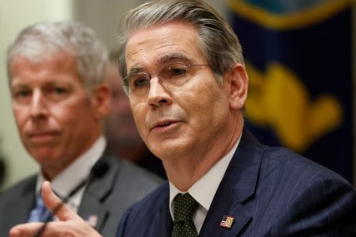 川普推遲發布兩大國安戰略文件　美媒：貝森特要求緩和涉中措辭