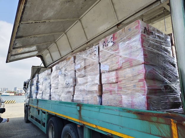 高雄地檢署指揮保三總隊警方、海巡等單位，成功查獲一批走私貨。圖/保三總隊提供