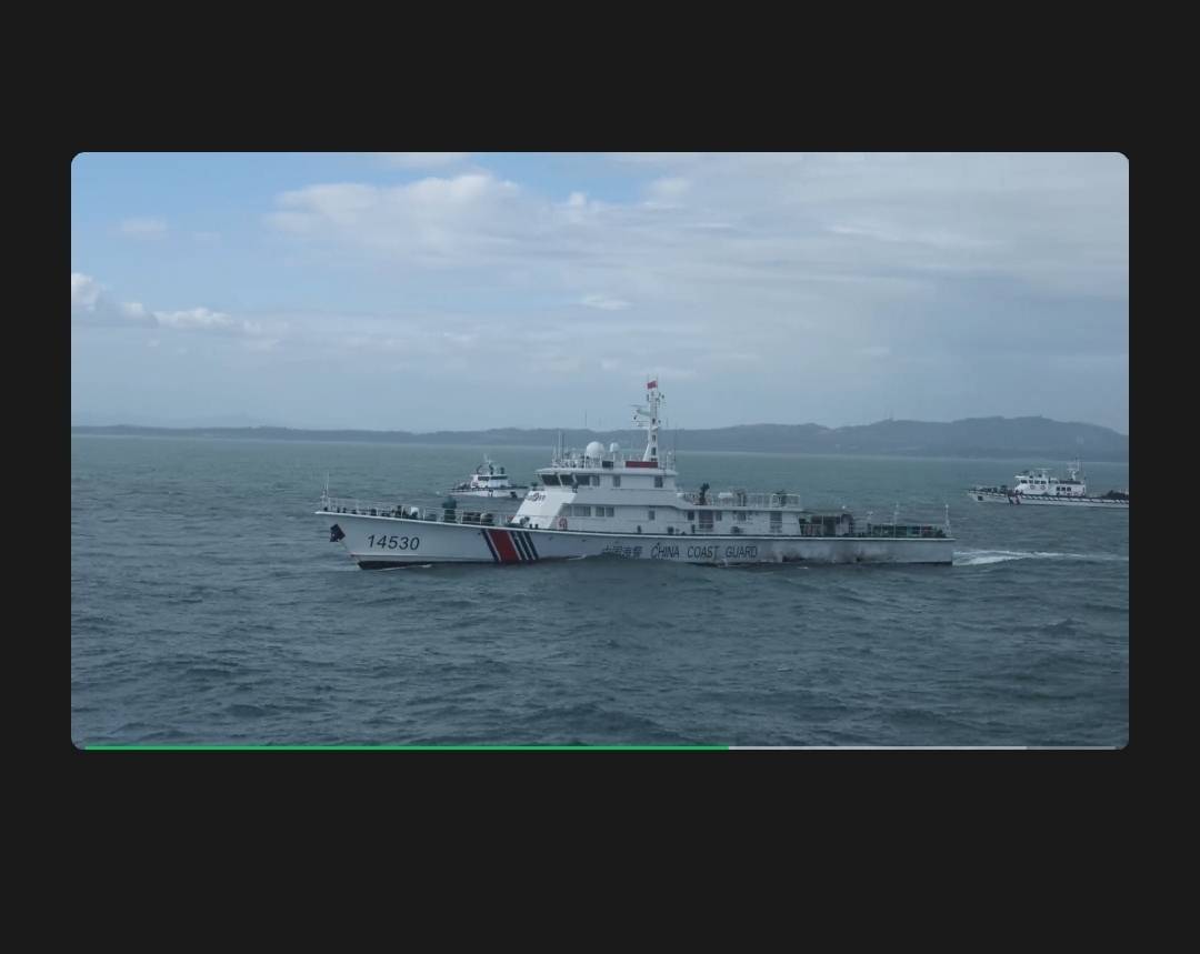 大陸舷號14530的500噸級巡邏艇29日上午侵入金門限制海域與海巡快艇對峙。圖/取自中國海警