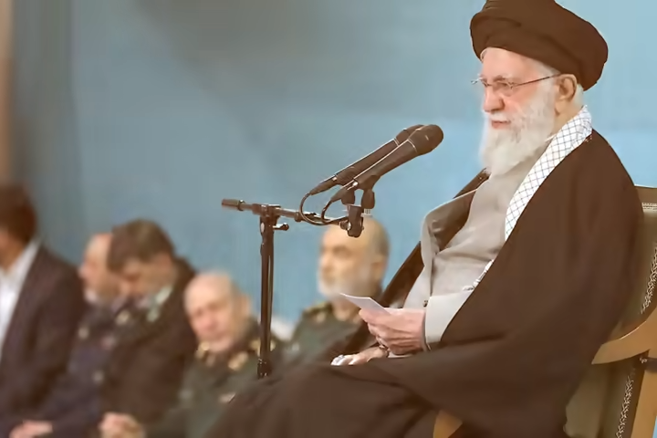 泰晤士報：若持續動亂且安全部隊倒戈　哈米尼擬逃往莫斯科