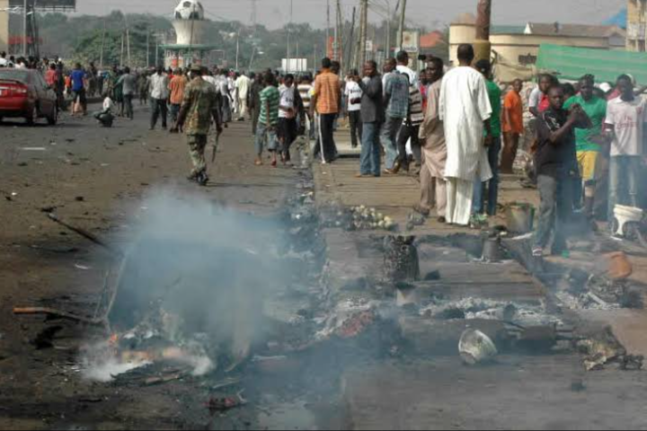 奈及利亞上周六接連發生3起自殺炸彈事件。圖/取自YabaLeftOnline《推特》