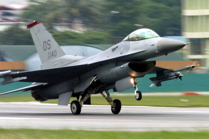 美國「刻意拖延訓練」　年底前僅20烏克蘭機師可飛F-16