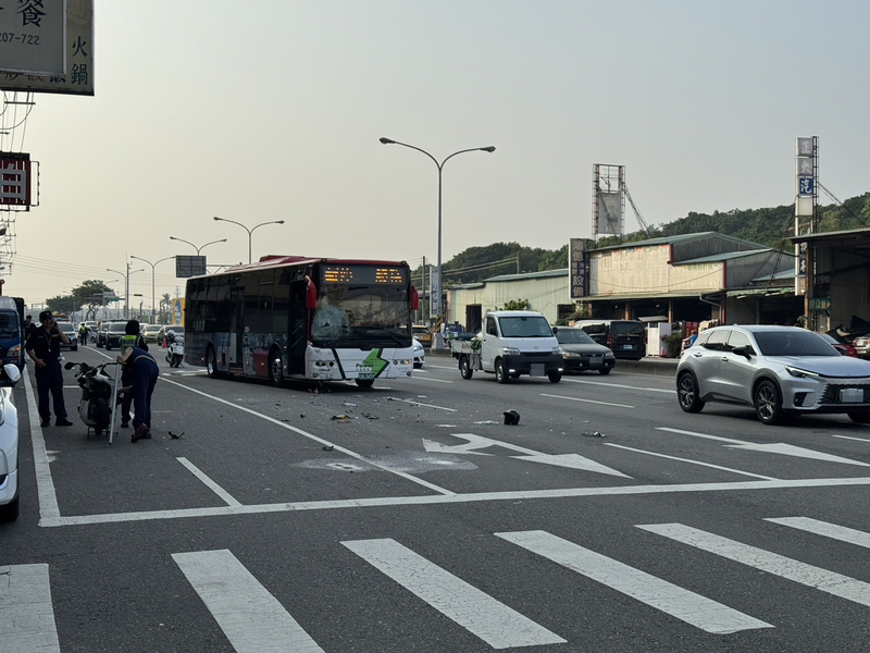 台中男騎士逆向撞上中鹿客運 安全帽噴飛送醫不治