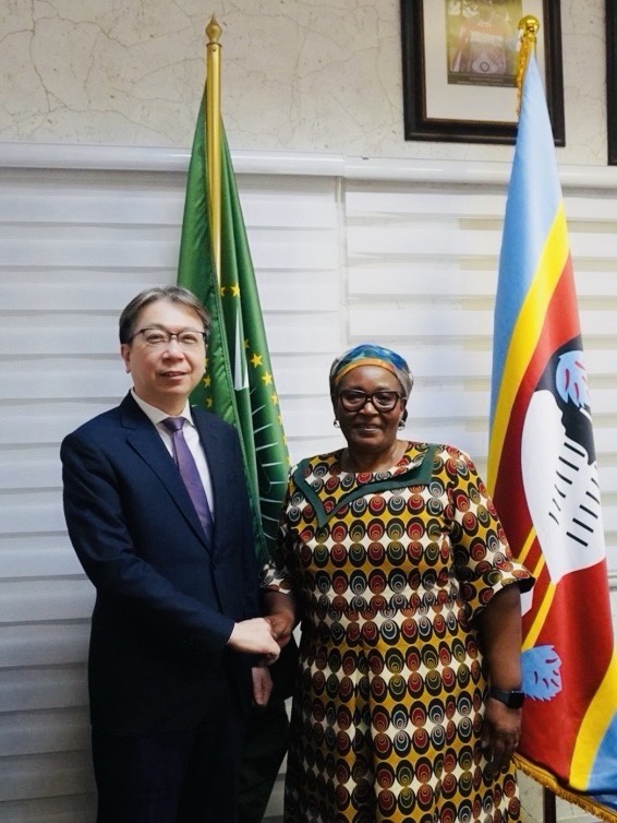 國安局長蔡明彥與史國副總理札杜莉（Thulisile Dladla）會談。圖/國安局提供