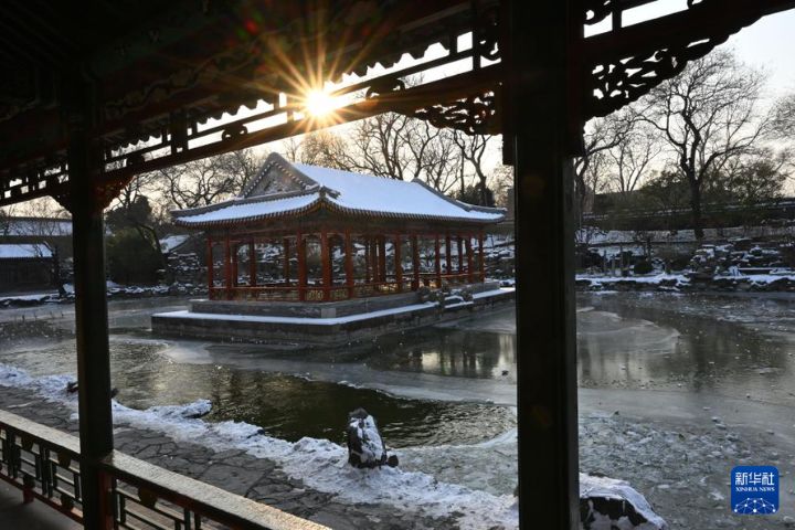 恭王府位於北京核心地段，圖為恭王府一角的美麗雪景。圖/取自新華社