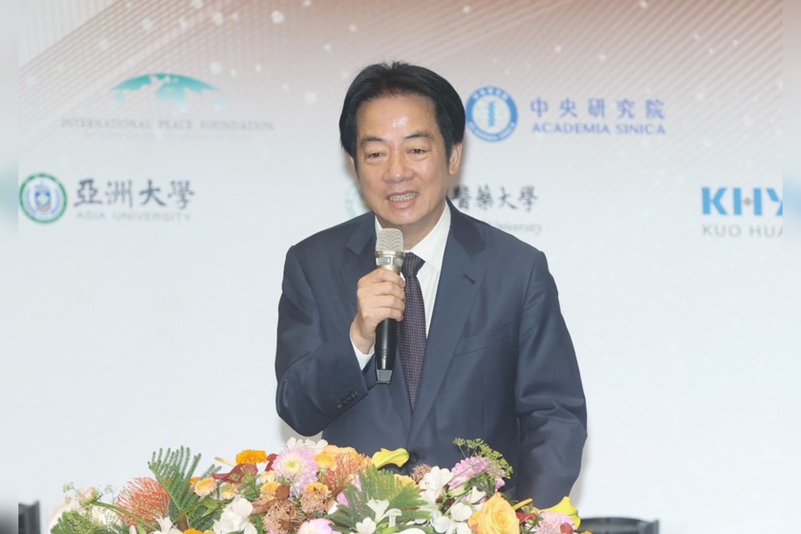 大陸全球通緝沈伯洋　賴清德點名韓國瑜：應站出來維護國會尊嚴 