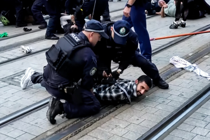 以色列總統訪澳洲悼邦迪海灘罹難者　數千示威者抗議爆衝突