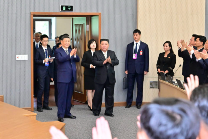 【有片】金正恩夫婦親自送機！習近平結束訪朝　喊話實現更大發展