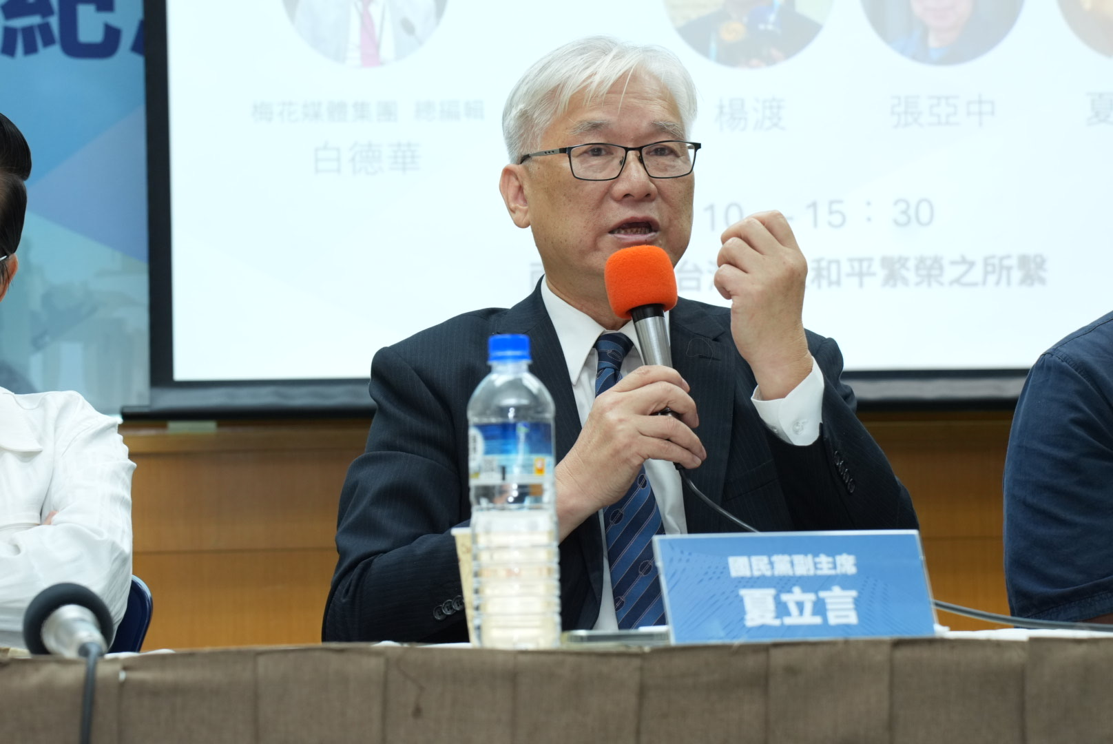 由梅花媒體集團主辦、中華婦女黨協辦的「導正史觀，放眼未來」紀念台灣光復80周年研討會22日登場。圖為國民黨副主席夏立言。圖/記者陳思豪攝