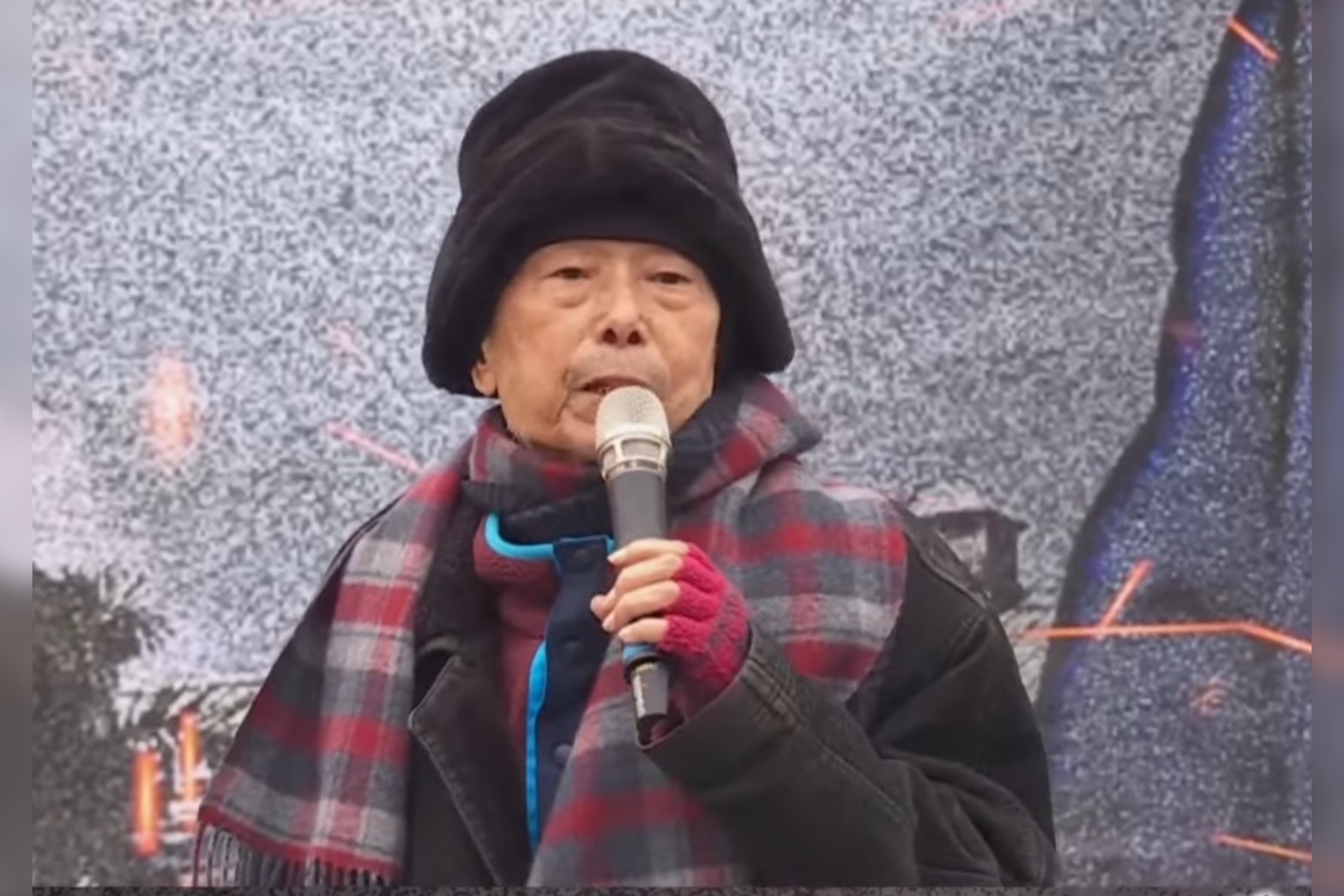 圖為民眾黨創黨元老林正杰參與民眾黨「111釘孤枝」活動的畫面。圖/取自柯文哲YT