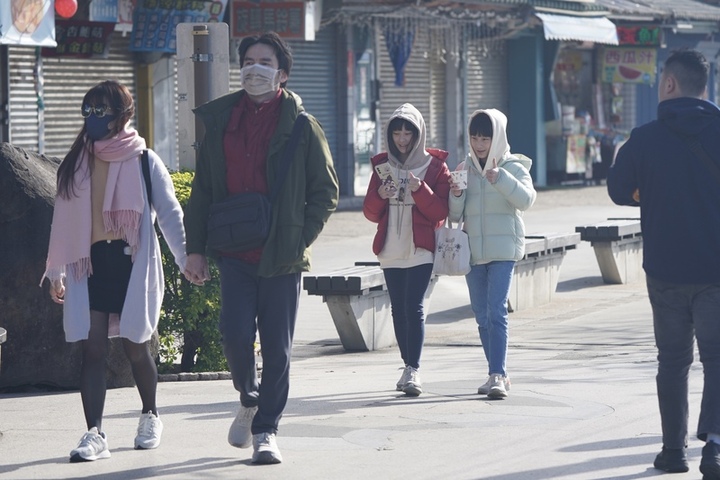 今天水氣增加早晚仍偏冷　周五下半天強烈大陸冷氣團來接力