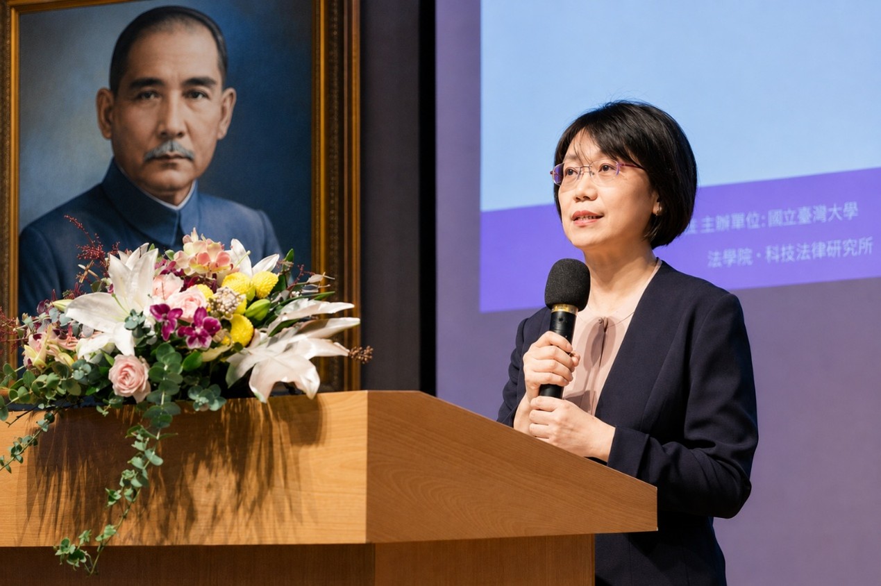 國民黨立委翁曉玲近日因國務機要費刪凍爭議成為輿論焦點,面對黨內外壓力仍強勢回應。圖/取自翁曉玲臉書
