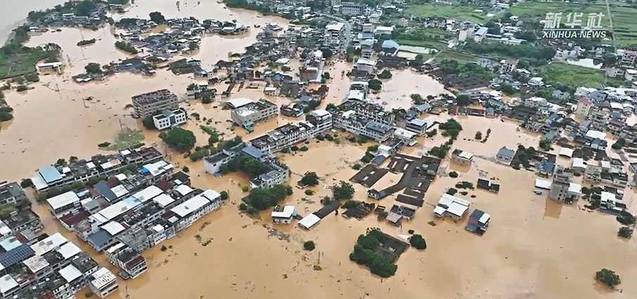 廣東梅州日前出現大暴雨局部特大暴雨，平遠縣、蕉嶺縣、梅縣區等地發生山洪、山體滑坡。圖/取自新華社