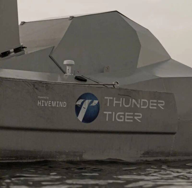 雷虎科技「海鯊600」與「海鯊800」無人艇搭載Shield AI的Hivemind自主系統，在測試中整合海事雷達、光電影像及船舶自動識別系統（AIS）資訊。圖/取自Naval News