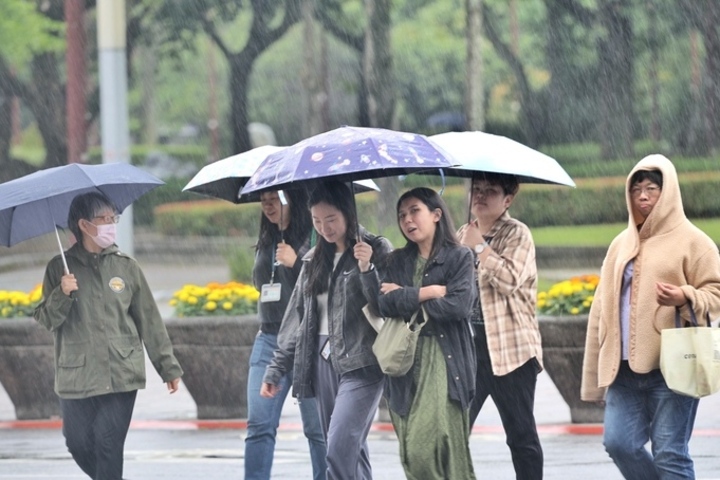 周六北部宜花偏涼有雨　母親節天氣回穩