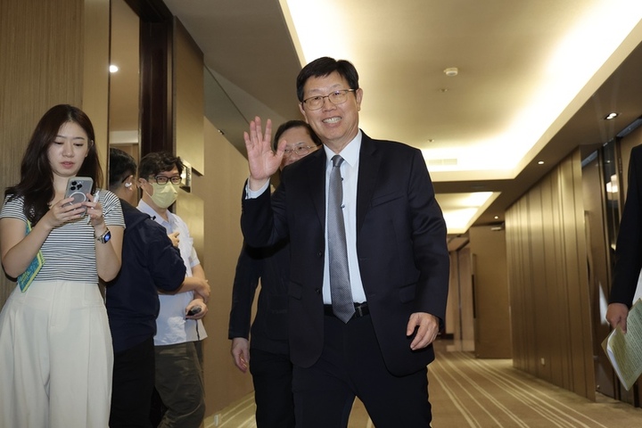 鴻海和軟銀攜手　俄亥俄州生產「星際之門」資料中心設備