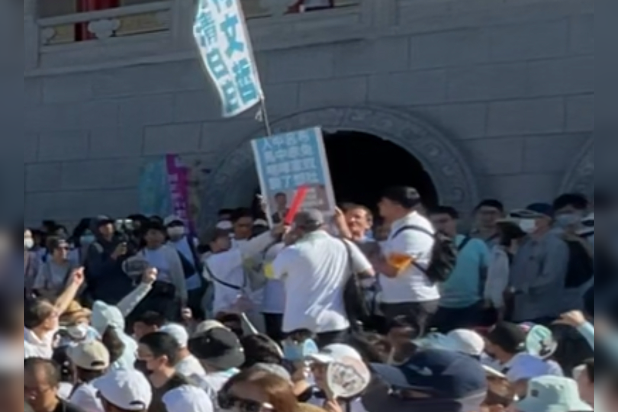 民眾黨司法「走讀」遭青鳥嗆聲 黃國昌：這就是民進黨的水準
