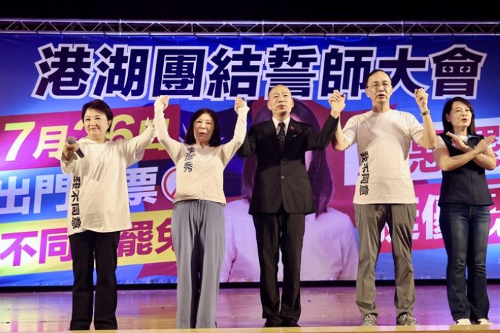 【梅花專論】愚弄選民：反惡霸等於賣國？