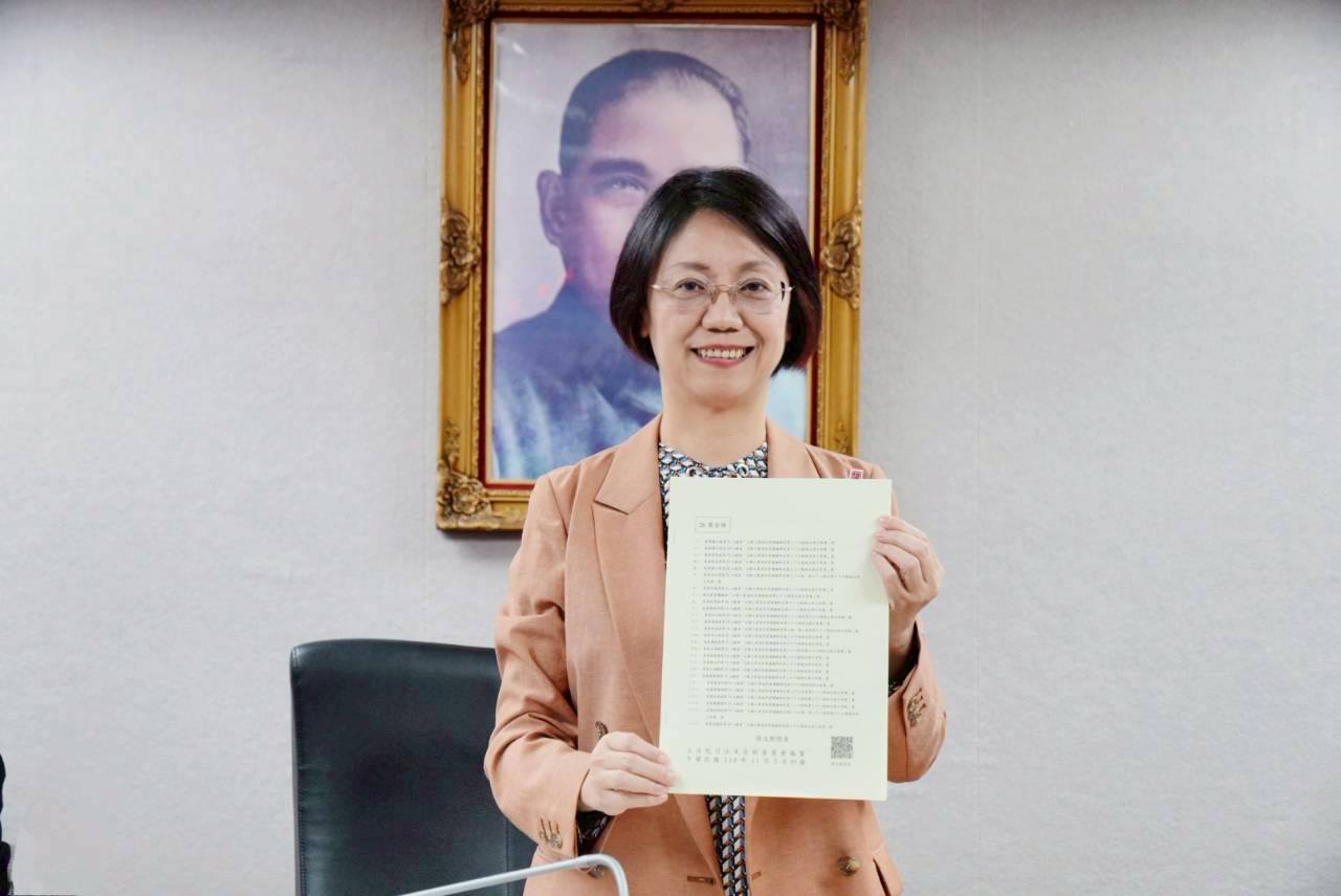 停砍公務員退休金草案送出委員會　交黨團協商