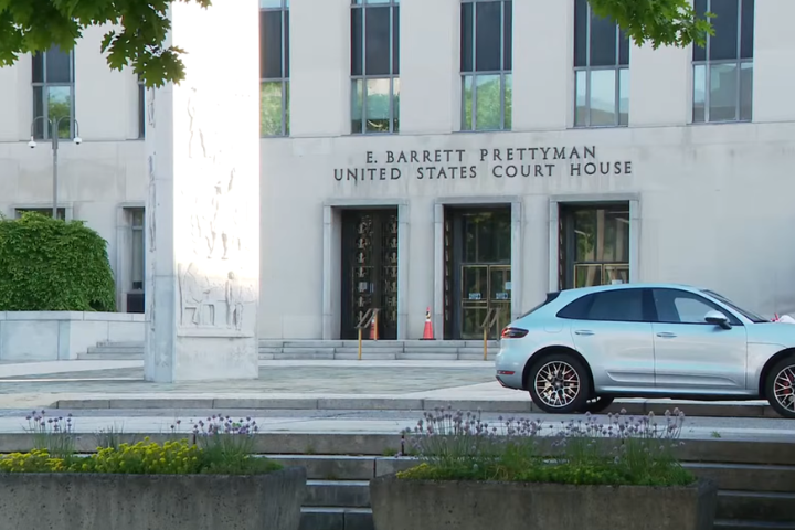 白宮記協晚宴槍手首度出庭　被控企圖刺殺川普面臨終身監禁