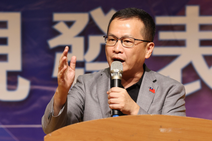 別再內鬥？羅智強36字發聲止戰：同黨一家人