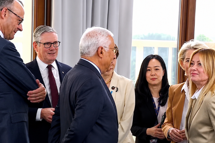 G7峰會麥克風忘關！梅洛尼自爆戒菸1個月、川普喊「我是老大」　馬克宏當眾吐苦水