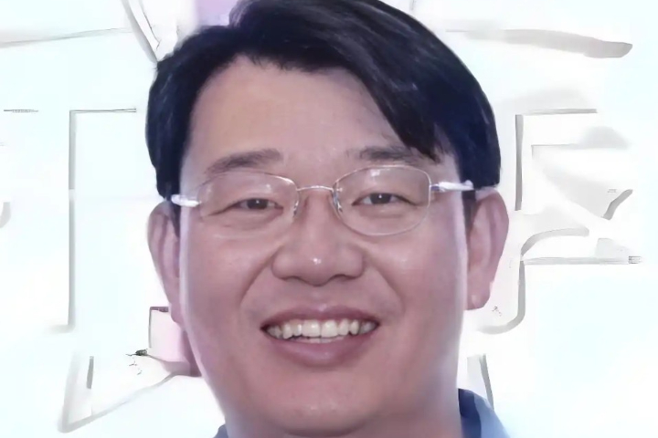 楊郊紅涉貪遭查，不僅被開除中共黨籍，違紀所得也將被追繳。圖/取自微博
