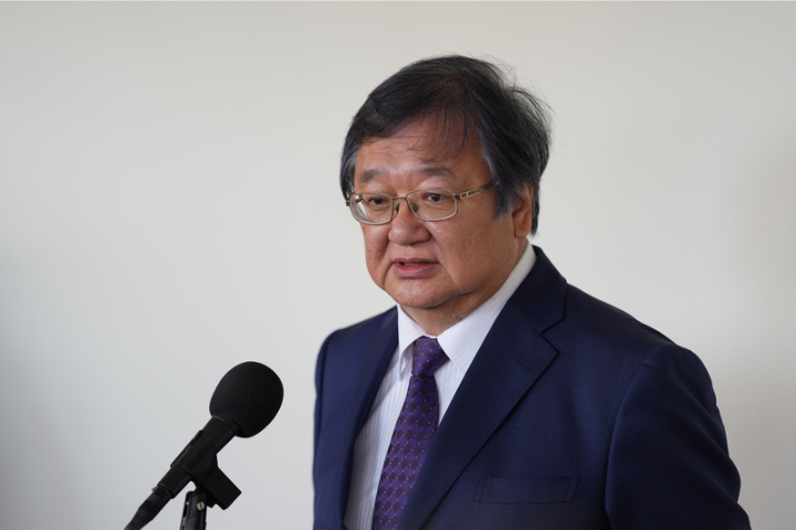 衛福部長邱泰源針對急診醫療人力告急危機的回應，表示「要從根本來解決醫療體系問題，怎麼樣讓人民更健康，盡量不要生病。」引發藍委不滿。圖/中央社