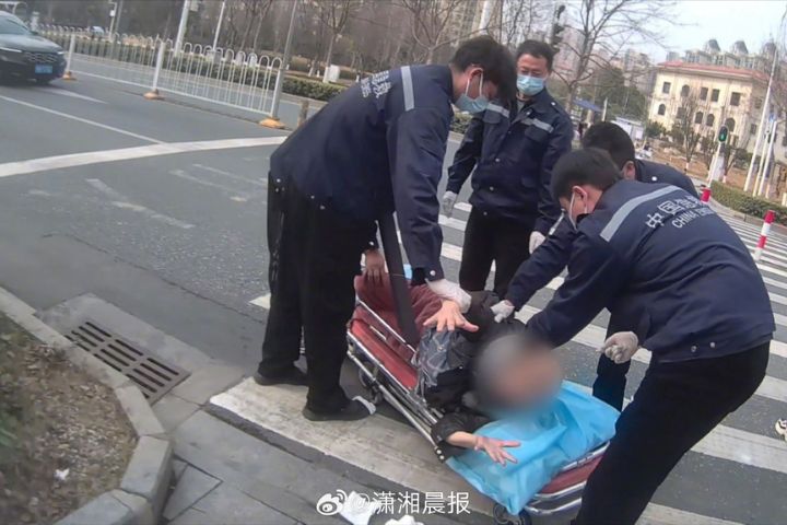 怒吼罹癌母親「碰瓷」　當事人：只是盡責　談不上孝順