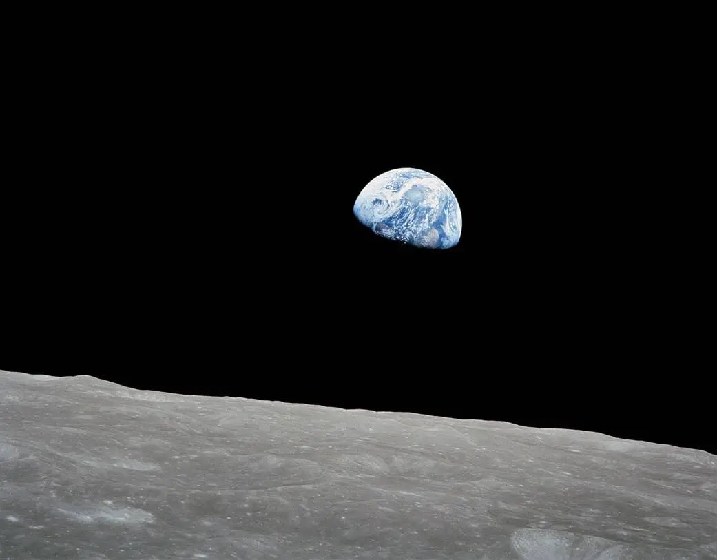 安德斯在太空中拍攝標誌性的「地球升起」照片。圖/取自Bill Nelson@SenBillNelson