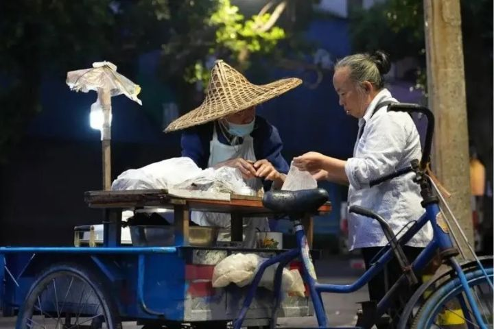 2元粽子近20年未漲價　四川老翁想讓工人和學生吃飽
