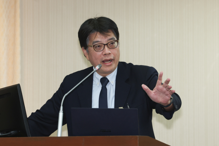 錄影片也查！邱垂正揚言查處饒慶鈴　葉元之酸：下次講「大陸」不講中國也算統戰？