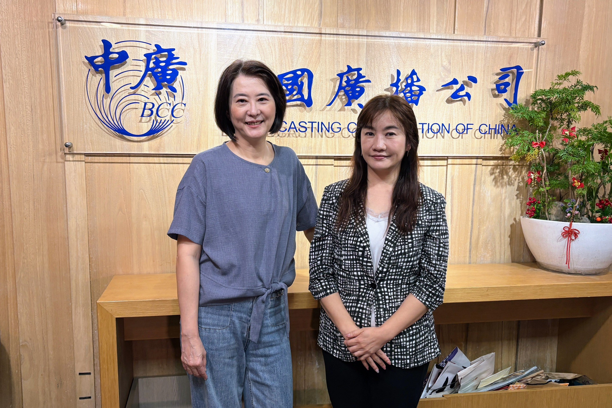 【毒油風暴】潘孟安揮肘記者還轟「炒新聞」！王鴻薇批綠官太傲慢逼人民上街頭