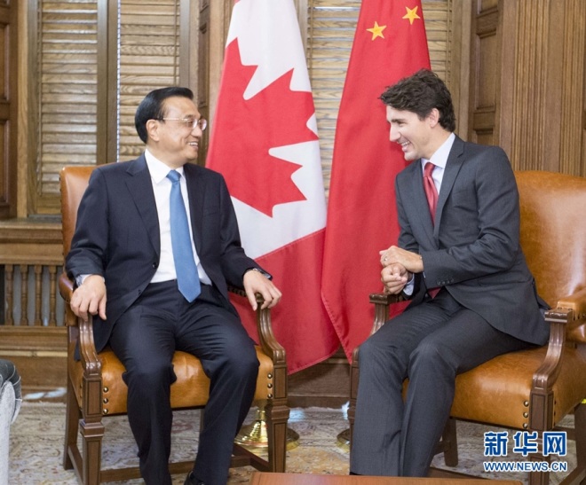 加拿大將針對中國干預其國內選舉一事進行調查。圖為前中共國務院總理李克強（左）晤面加拿大總理賈斯汀．杜魯道（右）。圖／新華社