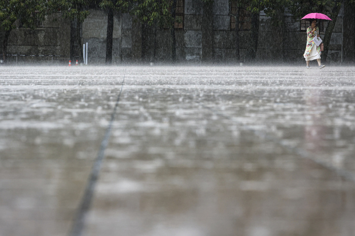 今水氣增加午後恐有較大雨勢　雙北台東防36度以上高溫