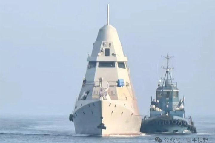 大陸神秘實驗艦甲板設備突換新型箱體　疑為測試定向能武器